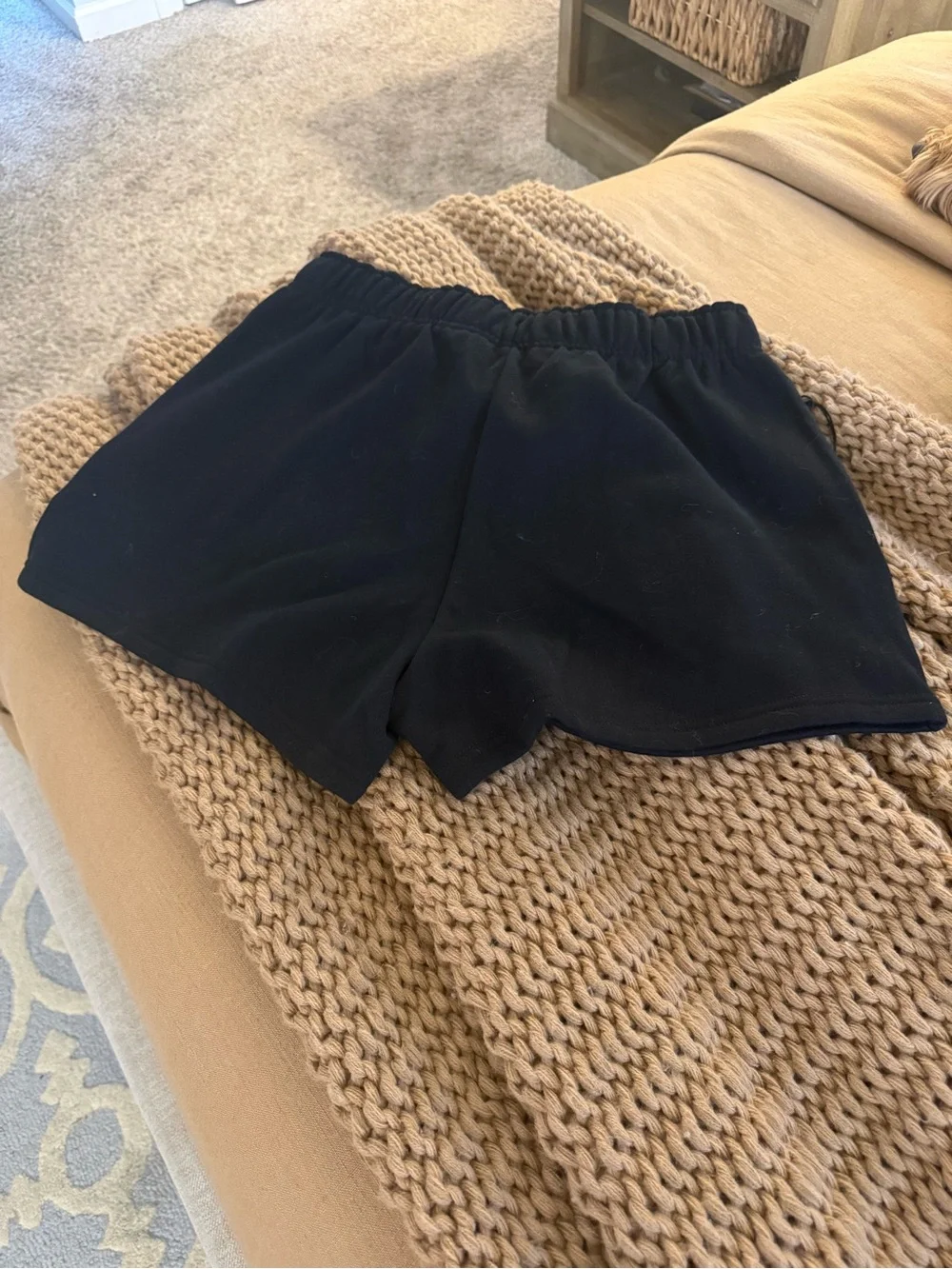 ALO Yoga Black Accolade Short with Elastic Waist
